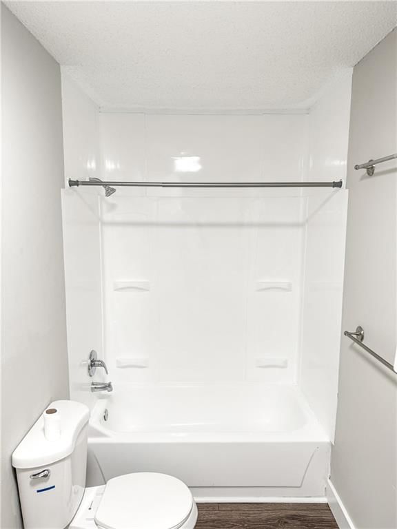 425/427 Castle Drive — photo 15