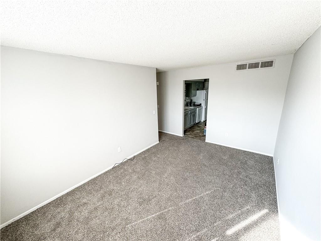 425/427 Castle Drive — photo 3