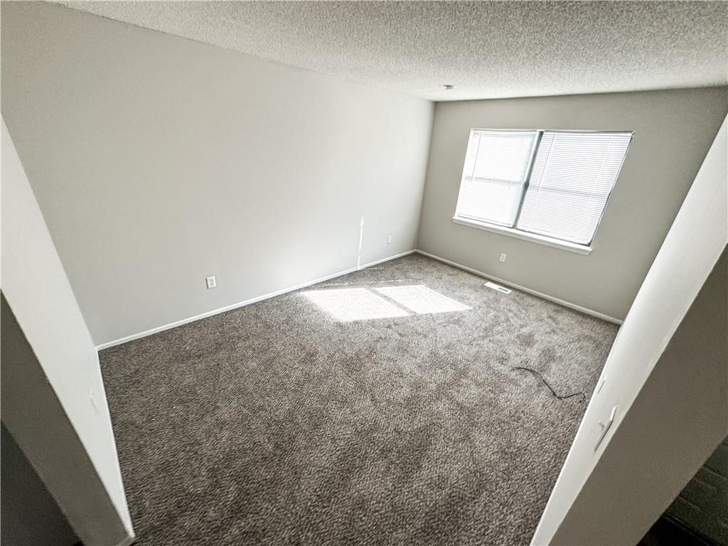 425/427 Castle Drive — photo 4