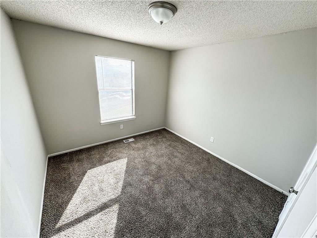 425/427 Castle Drive — photo 8