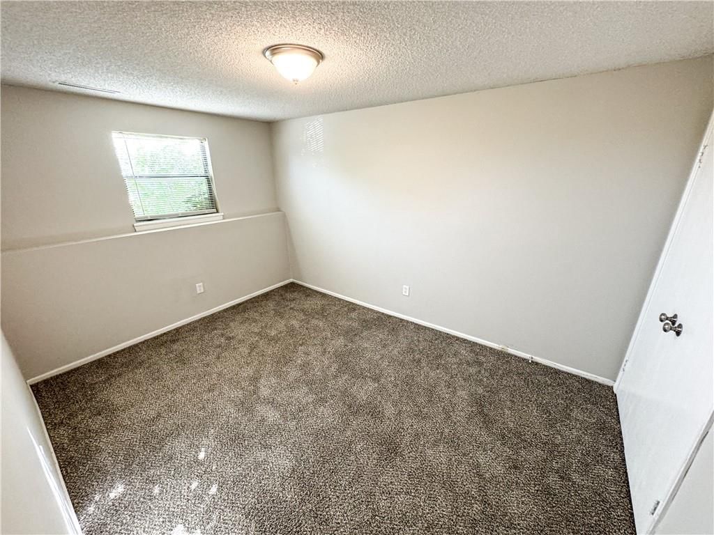 425/427 Castle Drive — photo 9