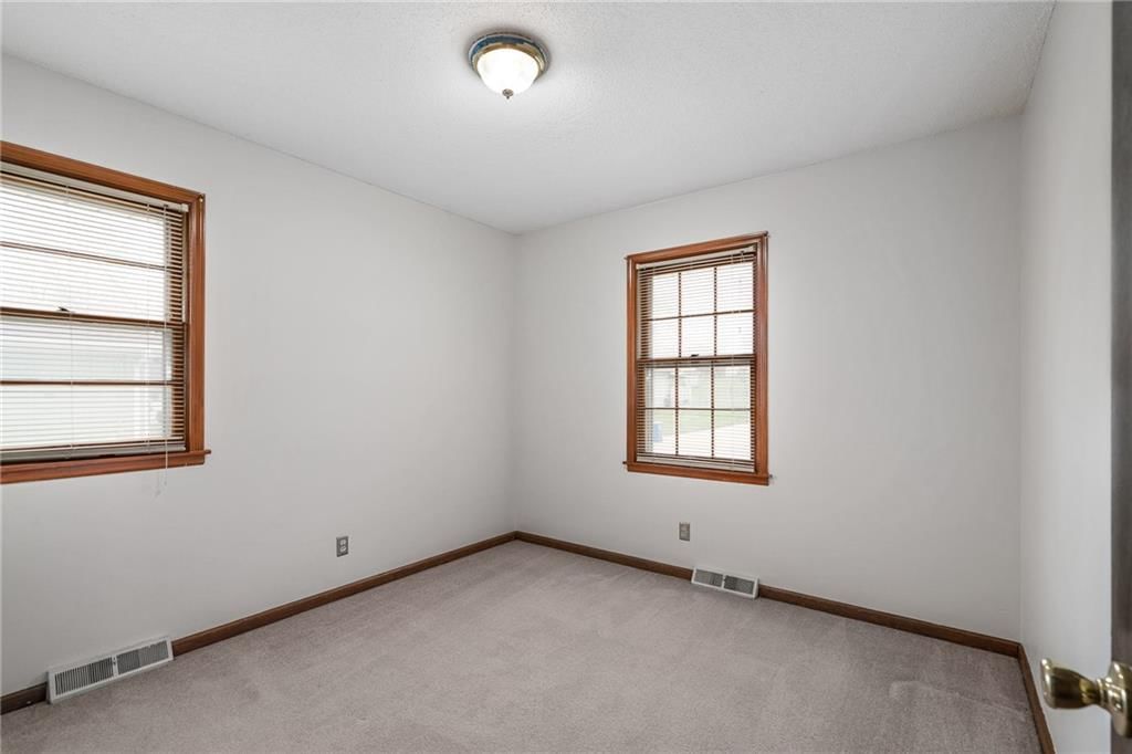 15206 E 33rd Street — photo 16