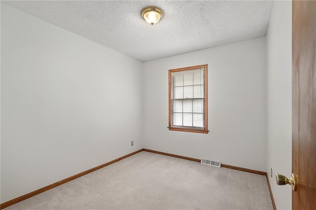 15206 E 33rd Street — photo 18