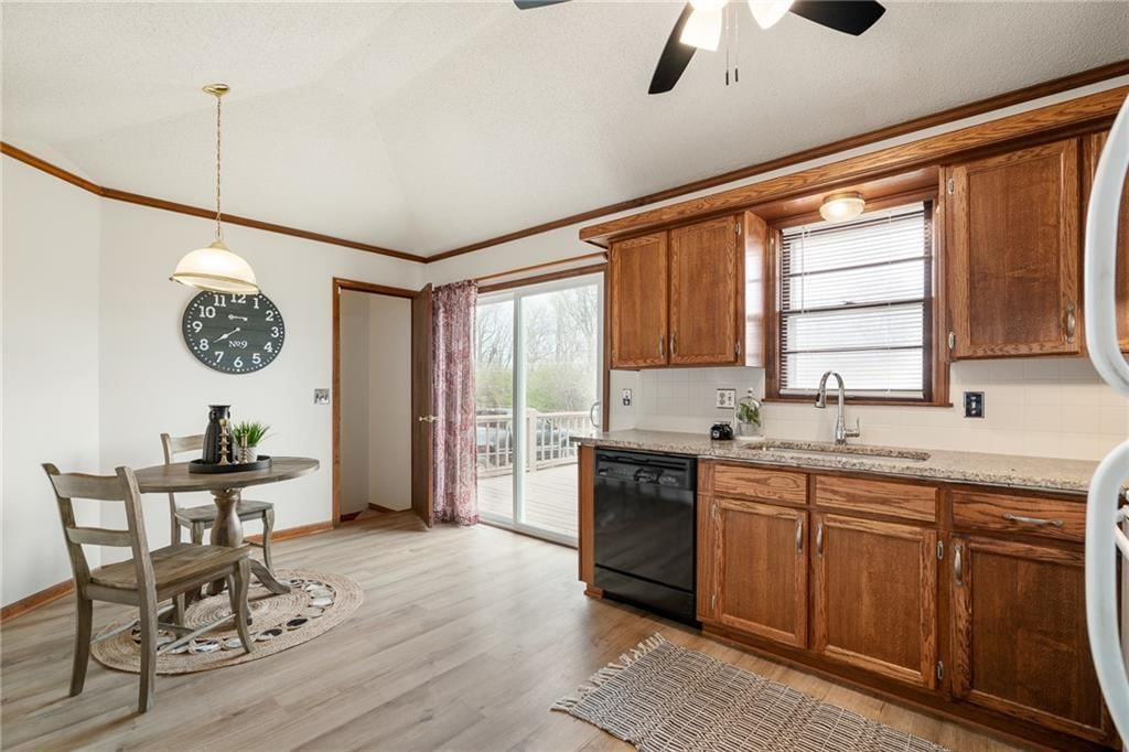 15206 E 33rd Street — photo 8