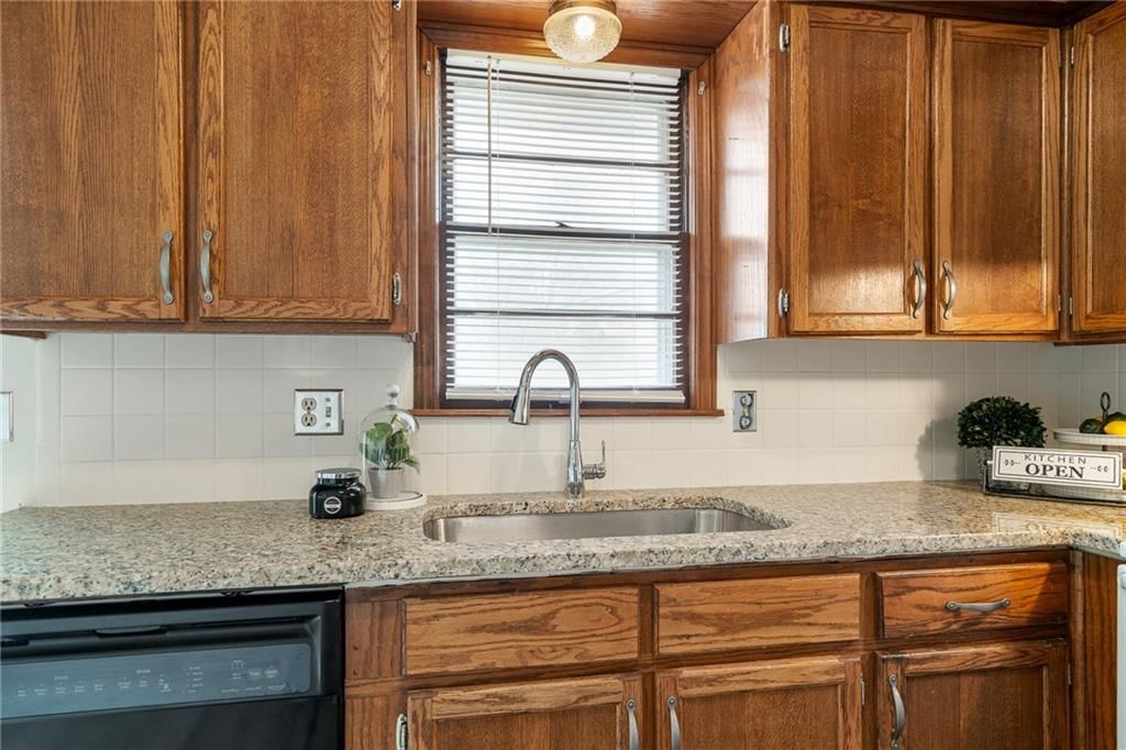15206 E 33rd Street — photo 10