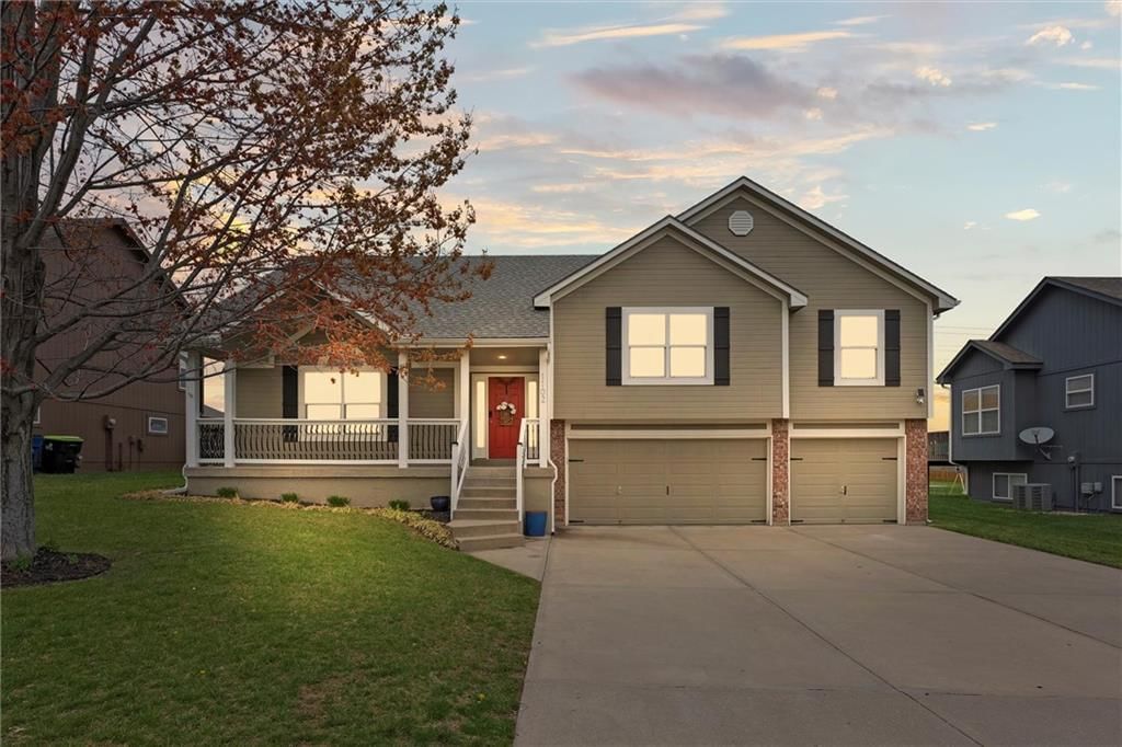 1102 Persimmon Drive — photo 2