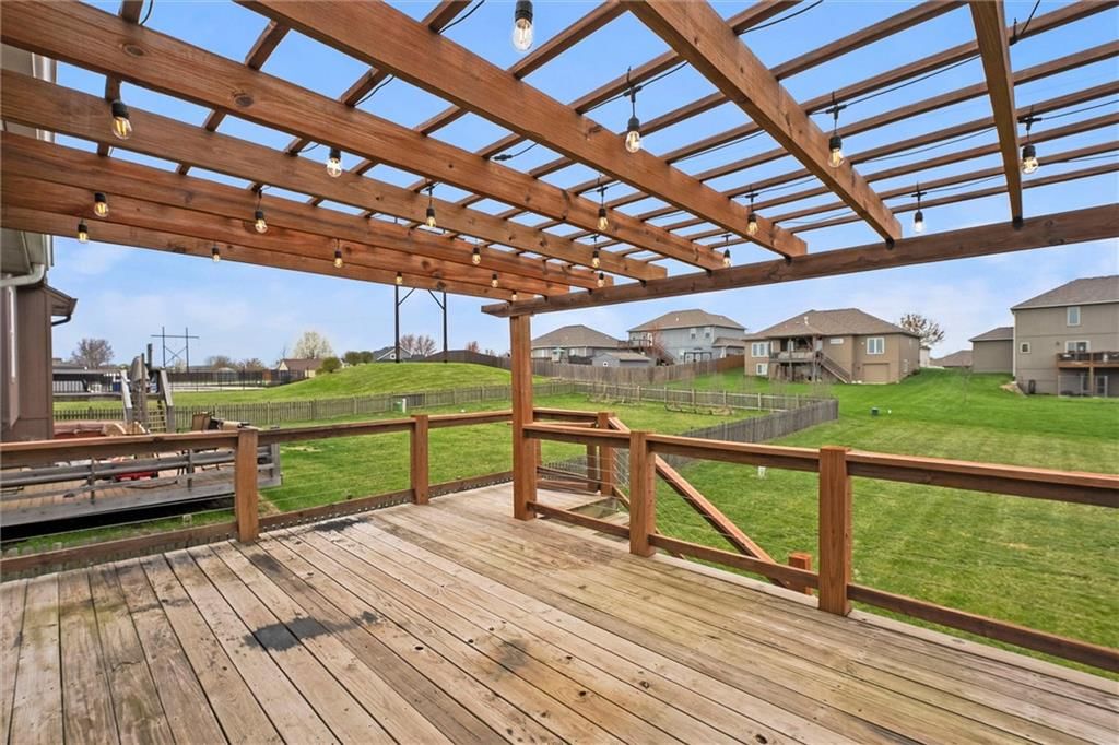 1102 Persimmon Drive — photo 34