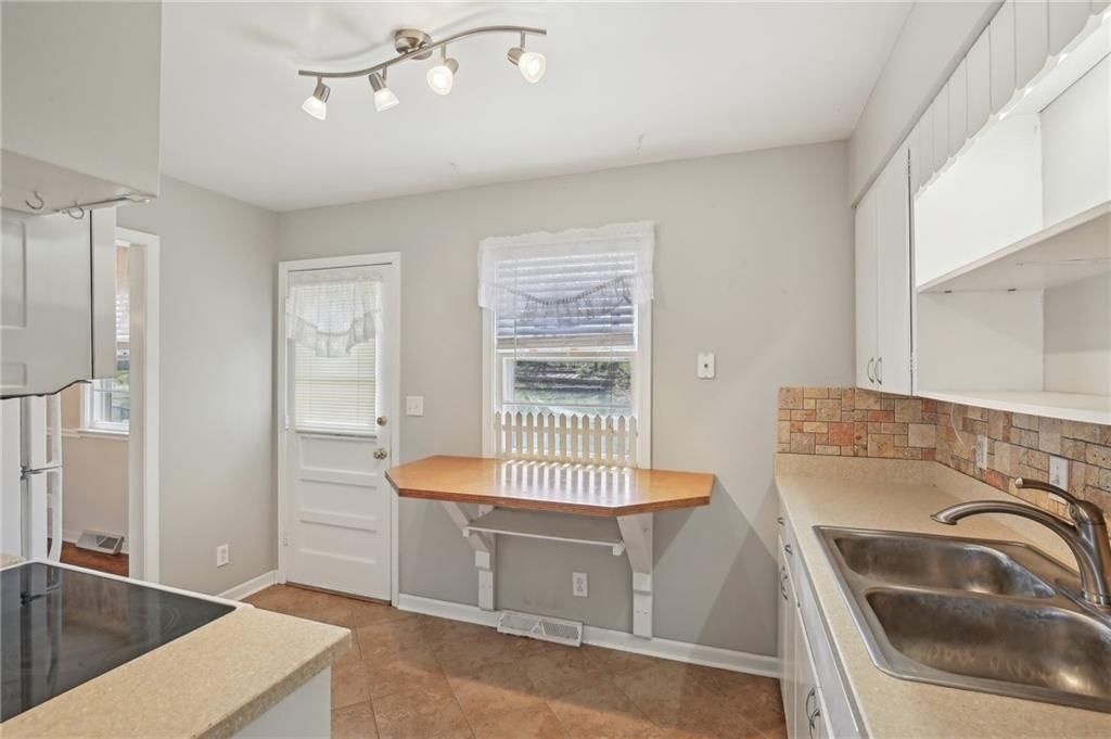 706 E Clark Street — photo 16
