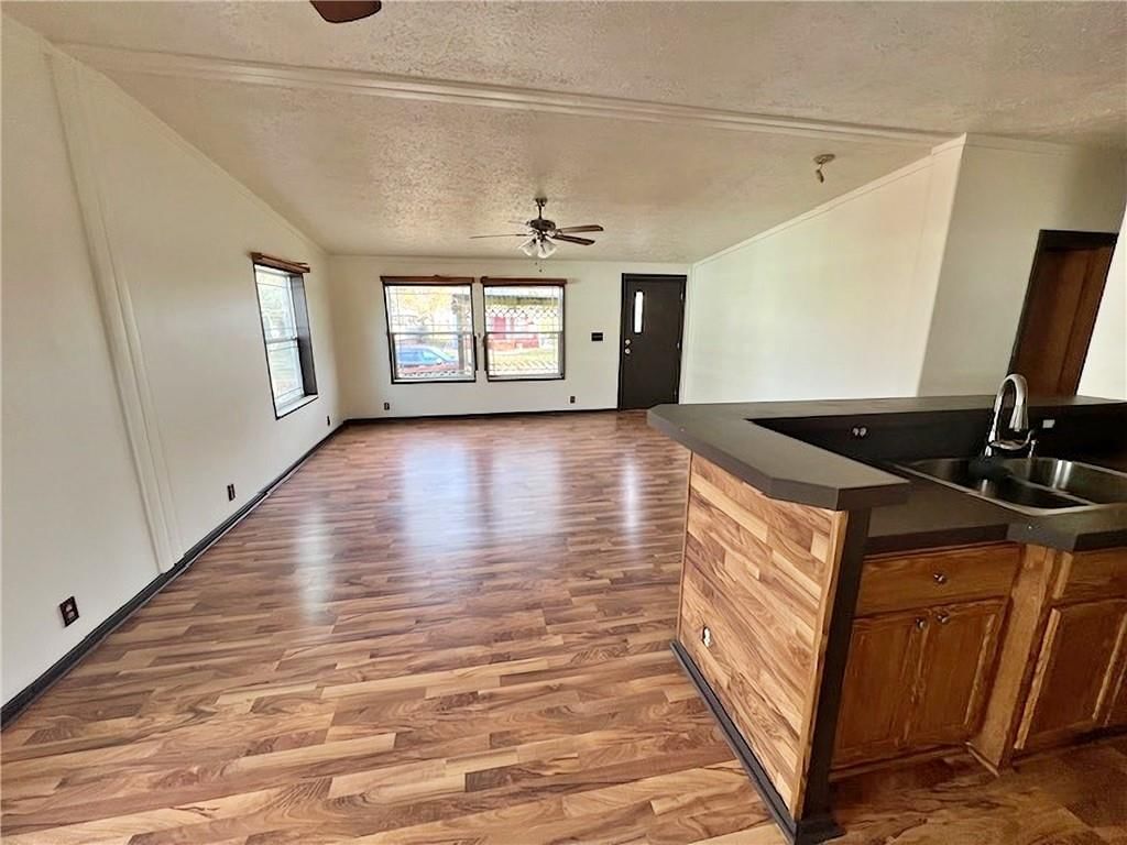 707 W Kansas Street — photo 5