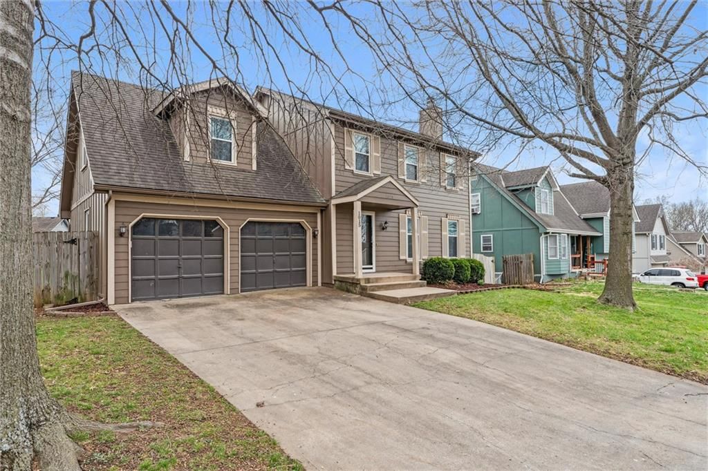 1015 E Oakview Street — photo 2