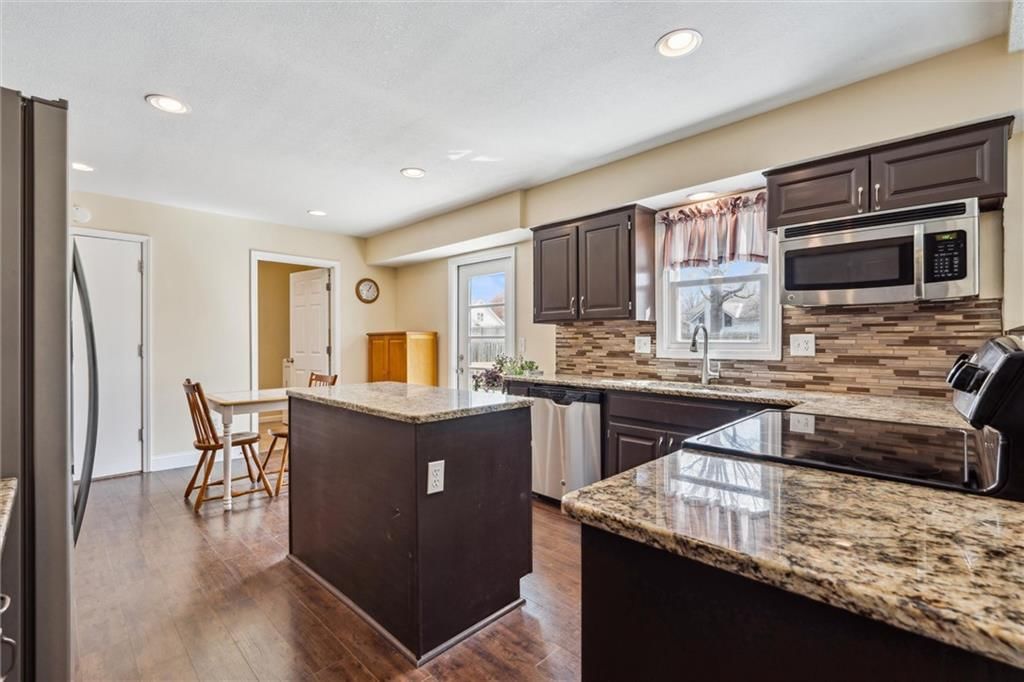 1015 E Oakview Street — photo 11