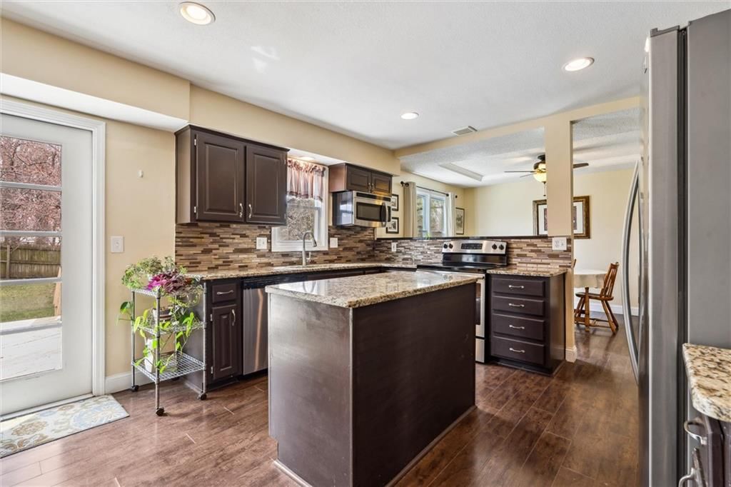 1015 E Oakview Street — photo 15