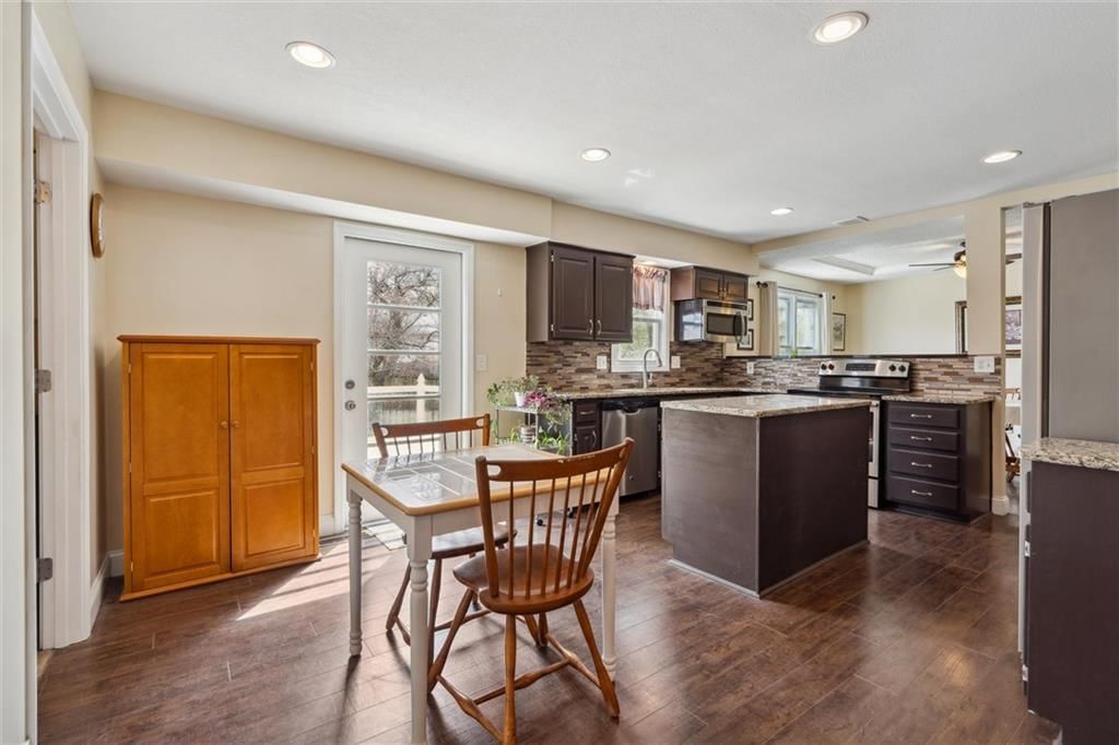 1015 E Oakview Street — photo 16