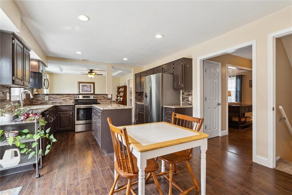 1015 E Oakview Street — photo 17