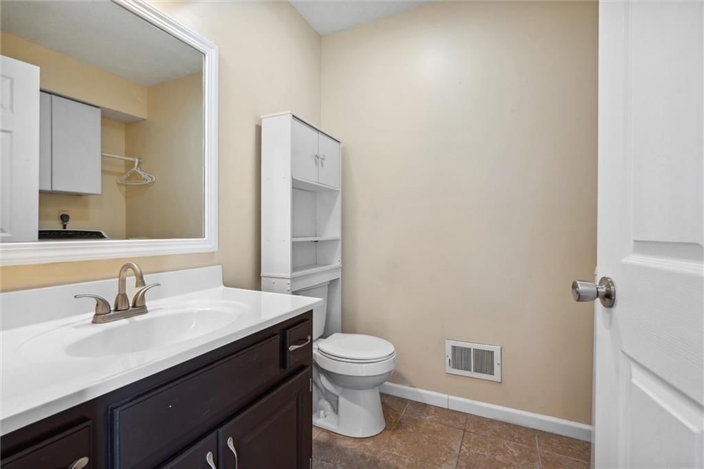 1015 E Oakview Street — photo 21
