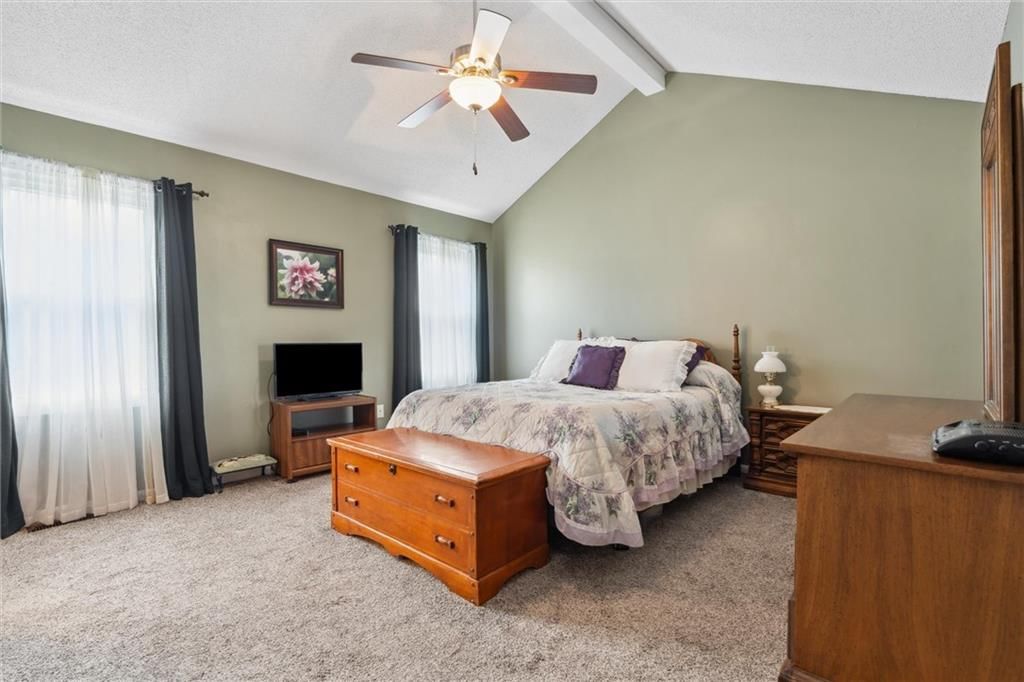 1015 E Oakview Street — photo 23