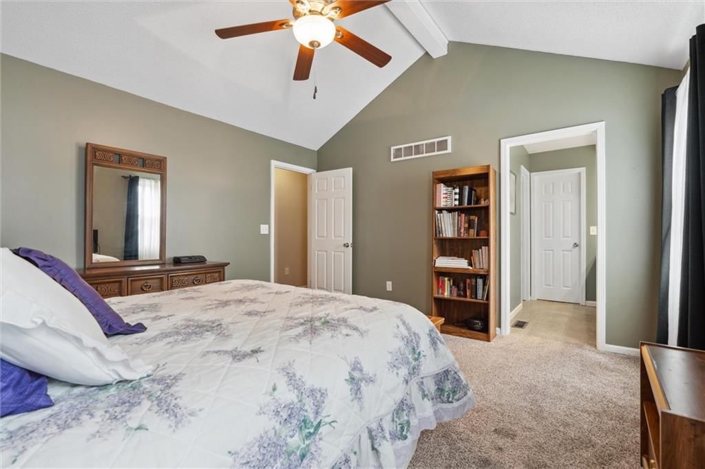1015 E Oakview Street — photo 24