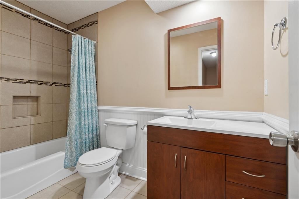 1015 E Oakview Street — photo 28