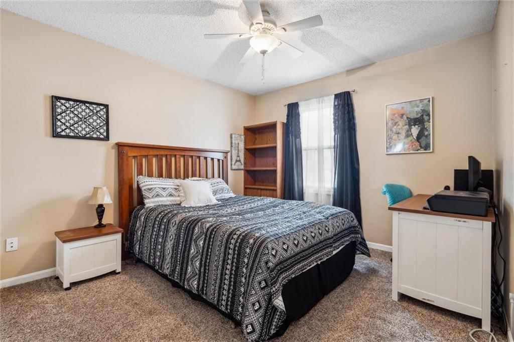 1015 E Oakview Street — photo 30