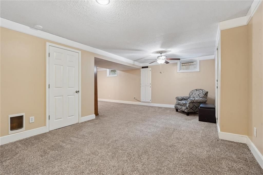 1015 E Oakview Street — photo 31