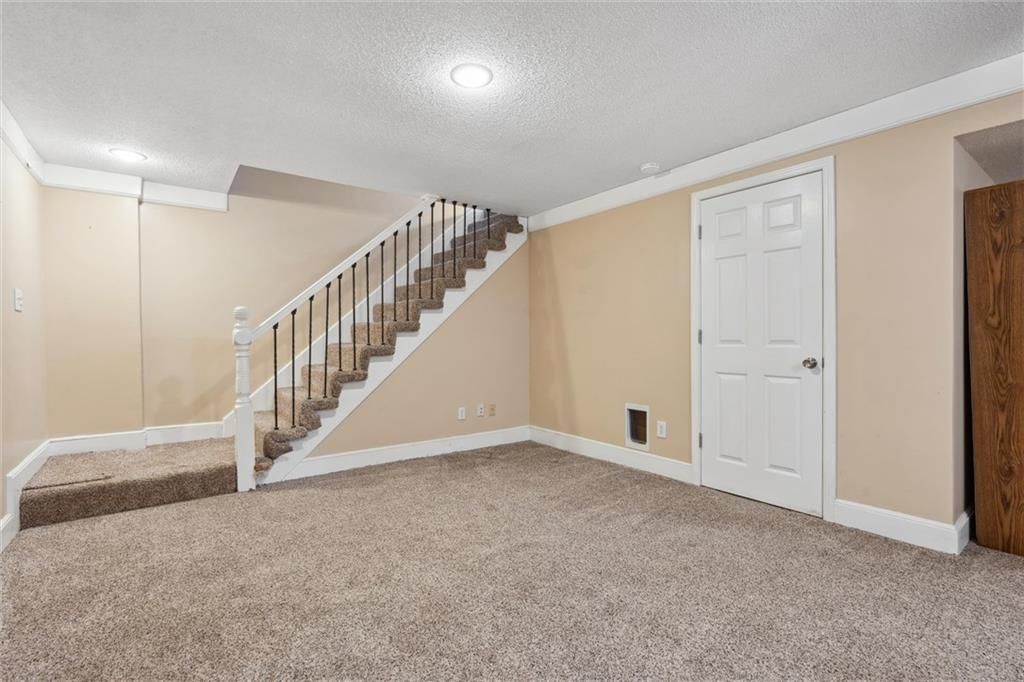 1015 E Oakview Street — photo 32