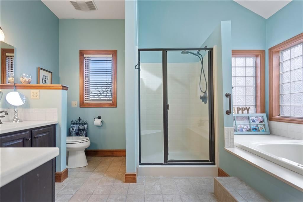 541 Lake Forest Drive — photo 32