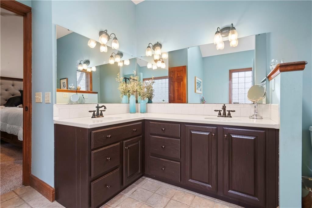541 Lake Forest Drive — photo 33