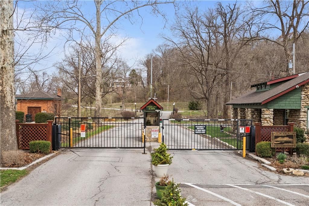541 Lake Forest Drive — photo 67