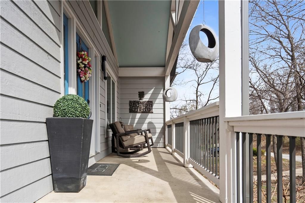 541 Lake Forest Drive — photo 8