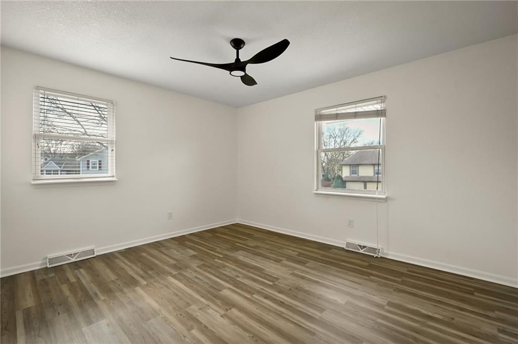 303 SW Ensley Lane — photo 18