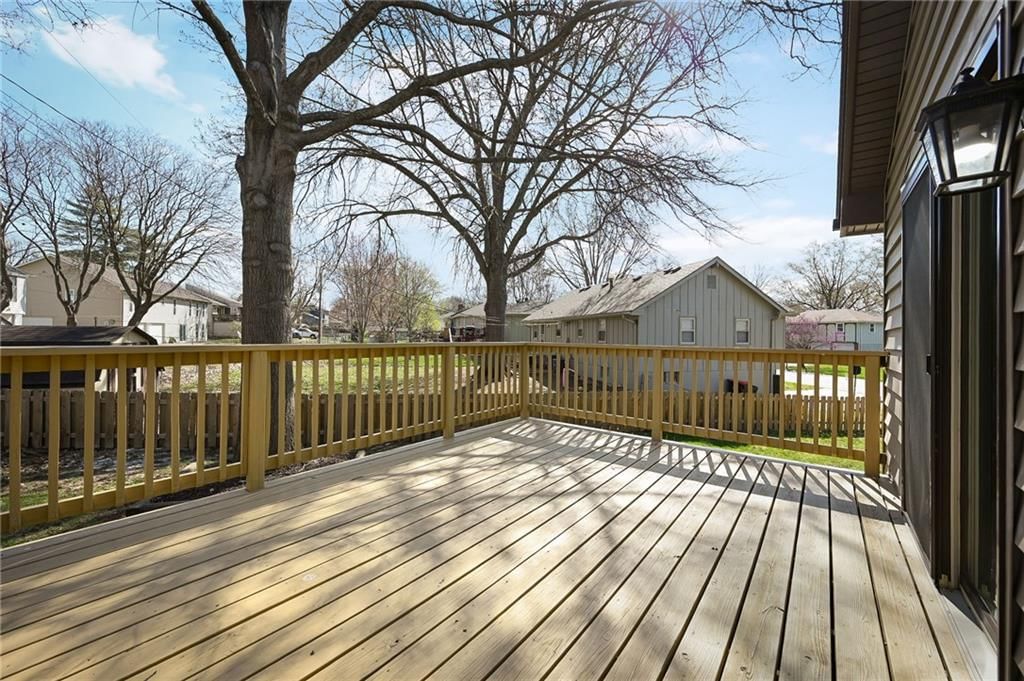 303 SW Ensley Lane — photo 27