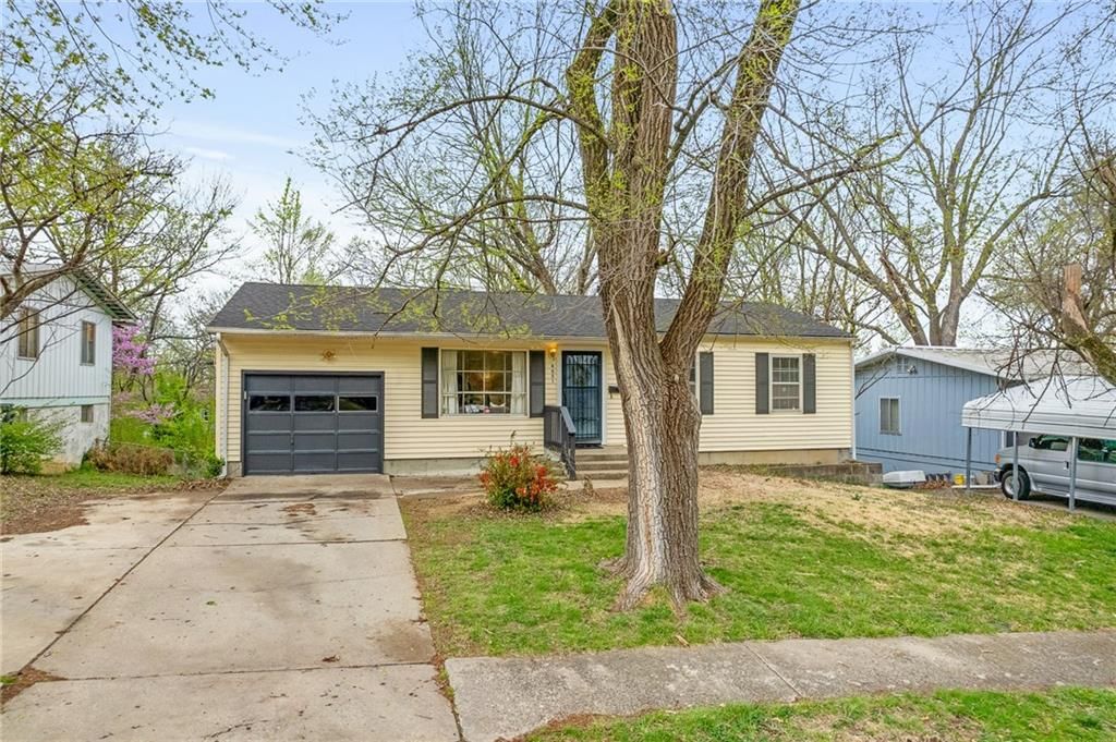 8601 E 92ND Place — photo 4