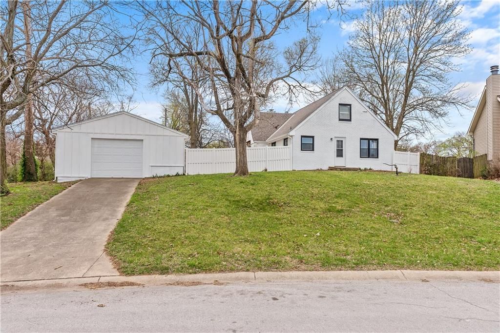 820 E Prairie Street — photo 57