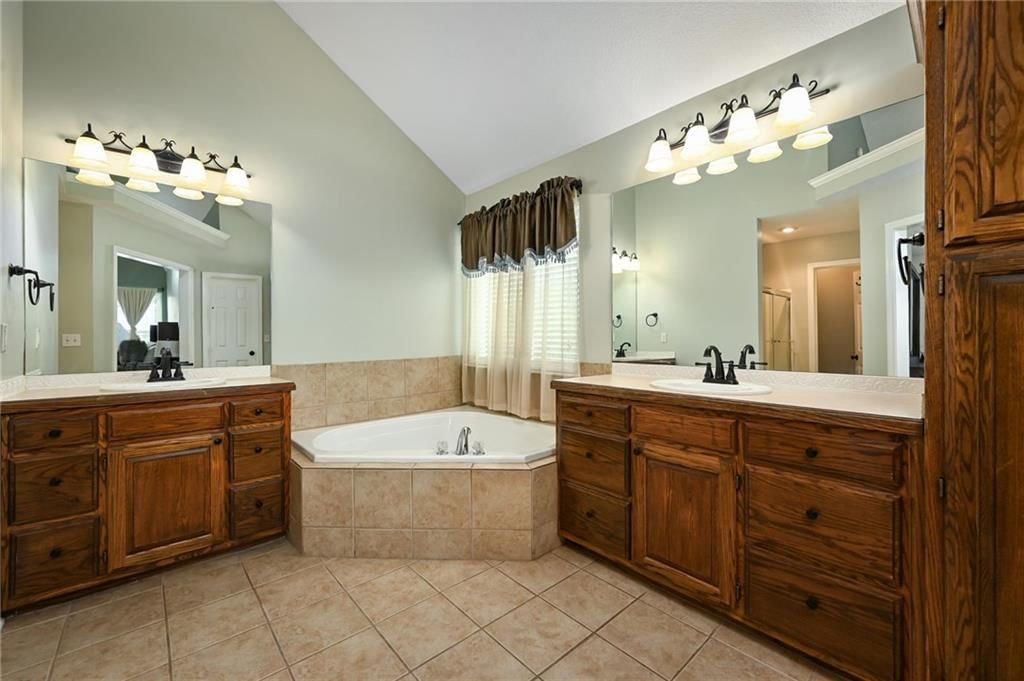 1216 SE Meridian Drive — photo 21