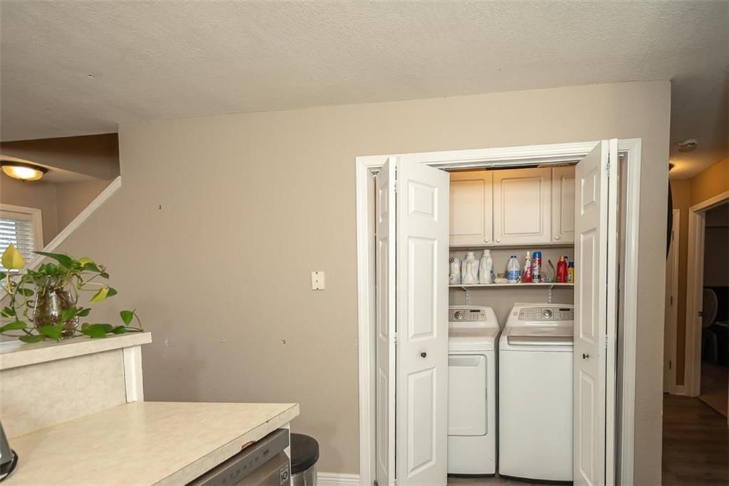 910 N King Street — photo 23
