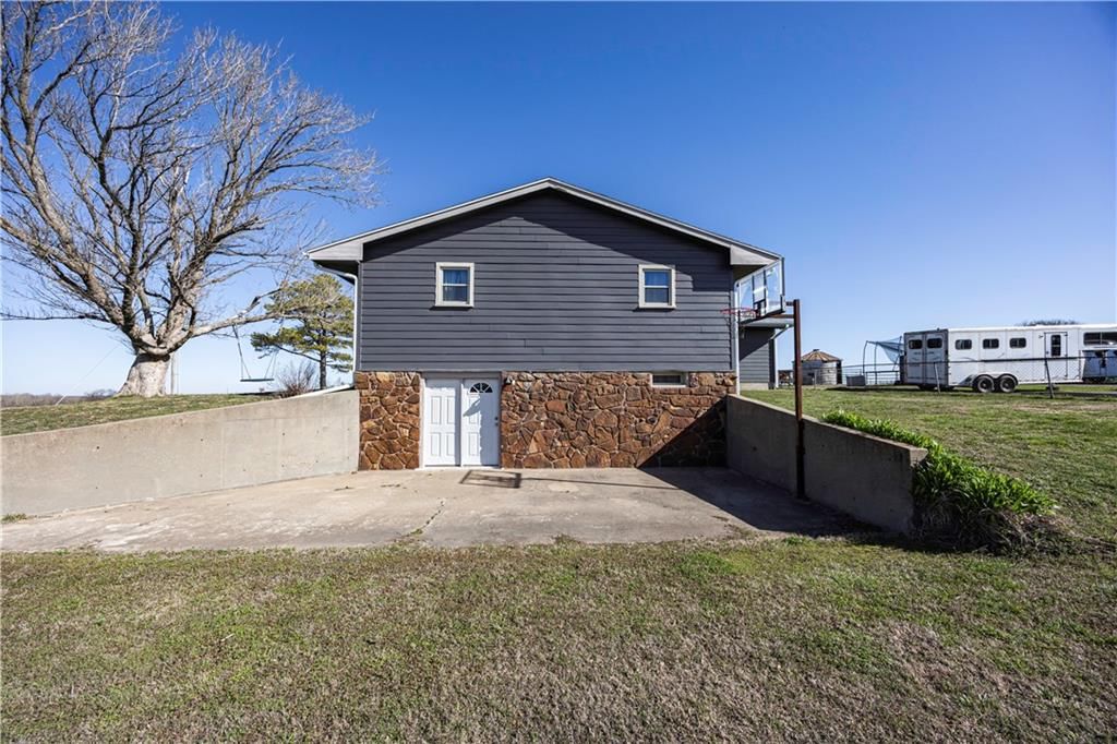 1634 Old Highway 166 N/A — photo 36