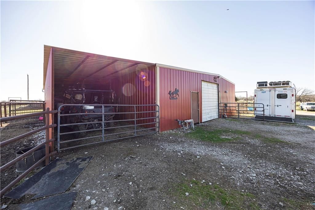 1634 Old Highway 166 N/A — photo 42