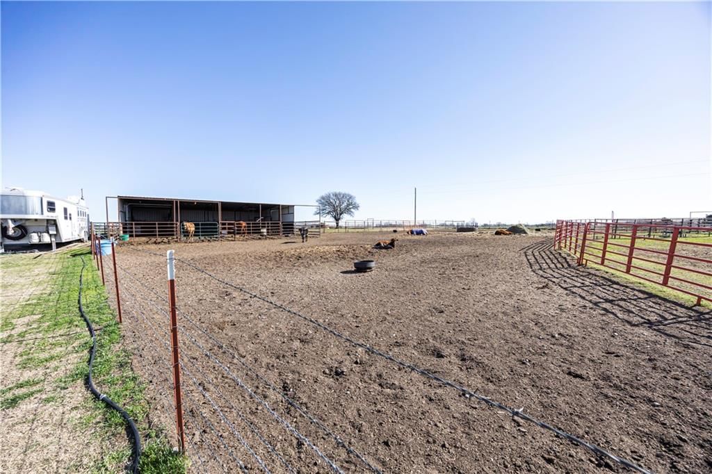 1634 Old Highway 166 N/A — photo 47