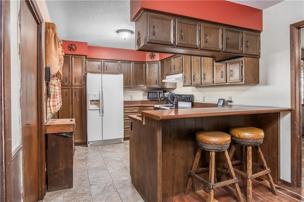 1634 Old Highway 166 N/A — photo 8