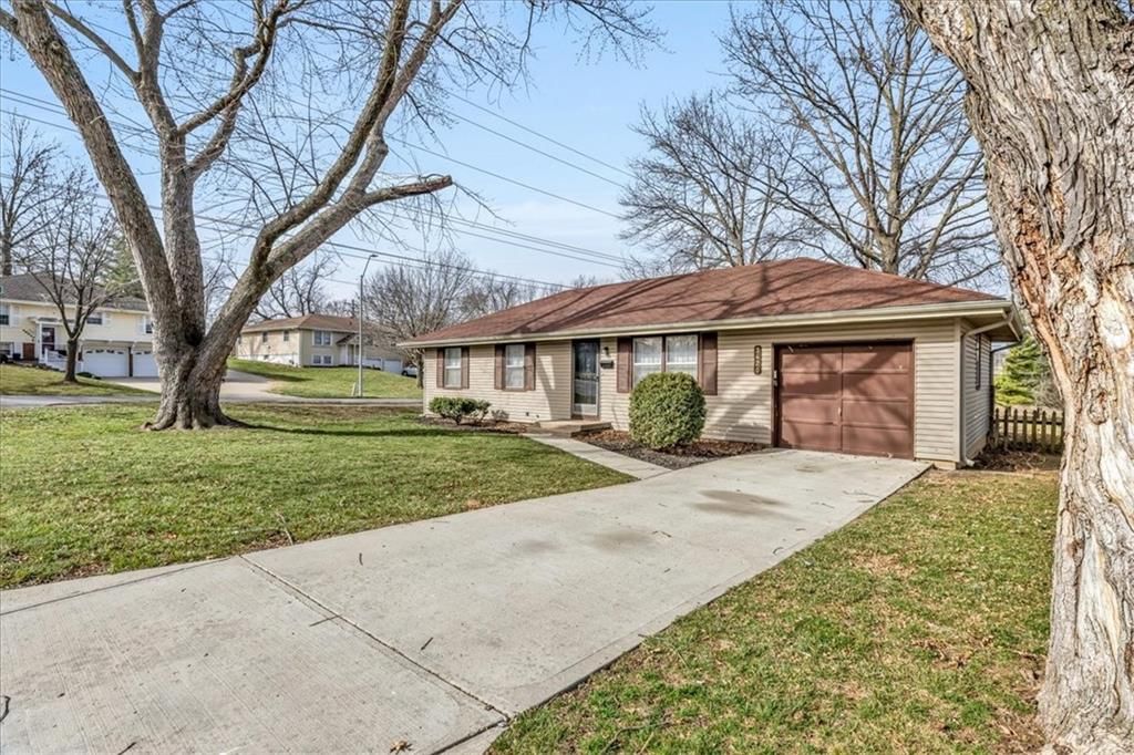 3420 Queen Ridge Drive — photo 3