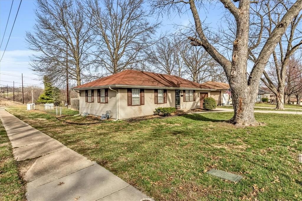 3420 Queen Ridge Drive — photo 4