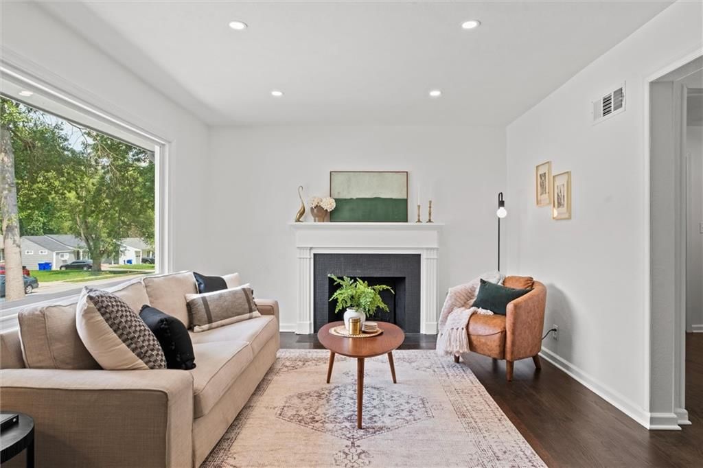 6509 W 72ND Terrace — photo 5