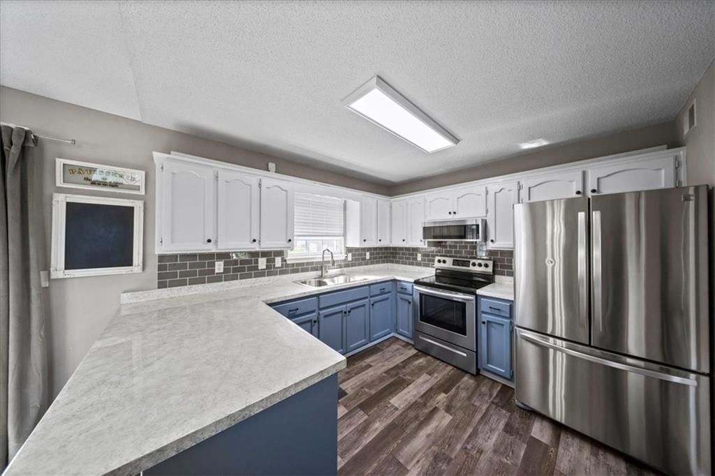 1708 NE Stonewood Drive — photo 9