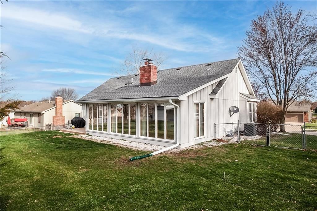 609 W Walnut Street — photo 29