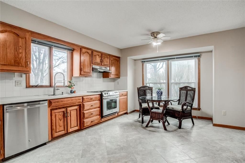609 W Walnut Street — photo 6