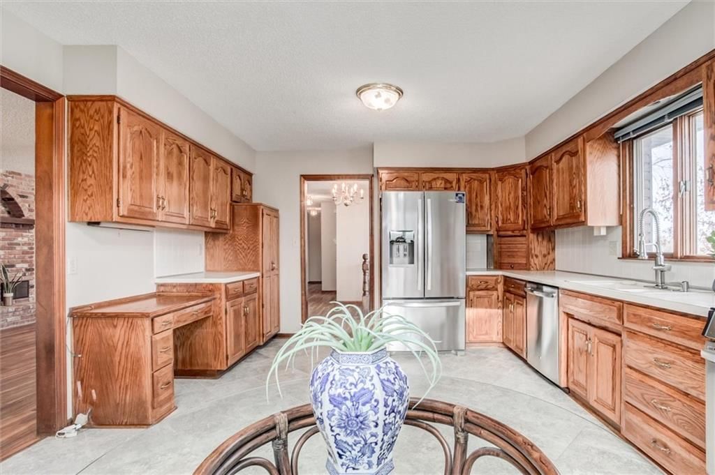 609 W Walnut Street — photo 8