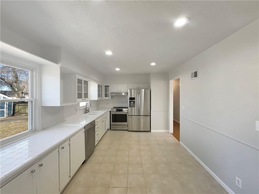 1009 S Ward Parkway — photo 6