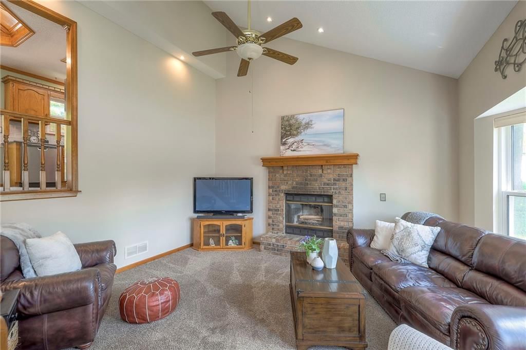 308 W Sierra Drive — photo 6