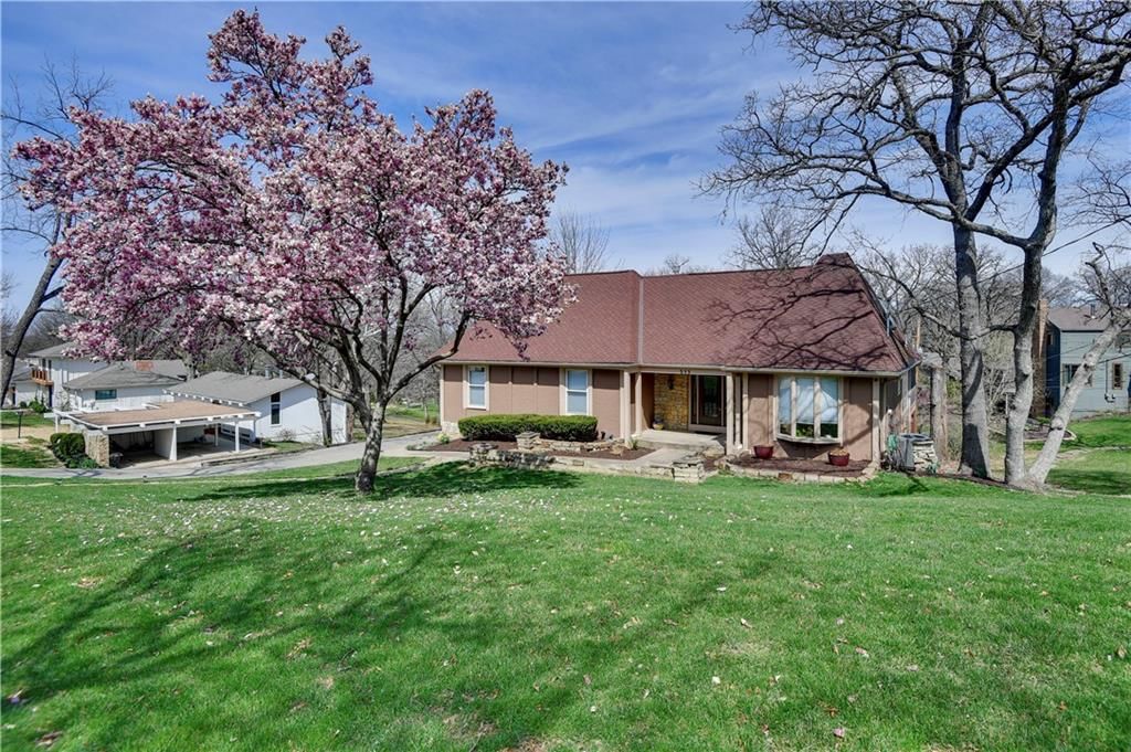 515 Hillcrest Road E — photo 3