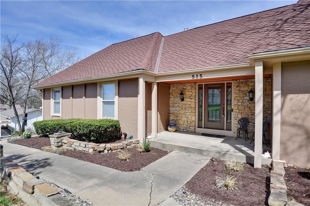 515 Hillcrest Road E — photo 4
